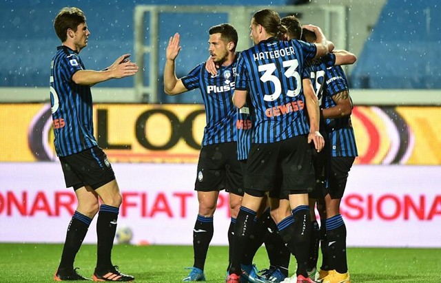  曼城德比战平局收场，争冠悬念延续至末轮  