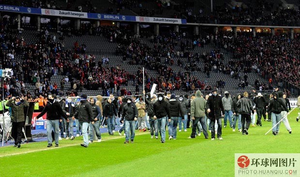 柏林赫塔保级告急，主帅下课倒计时开启  